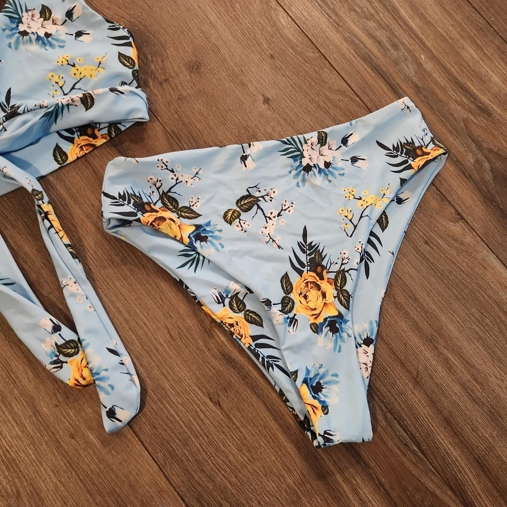Light Blue Floral Bikini‎